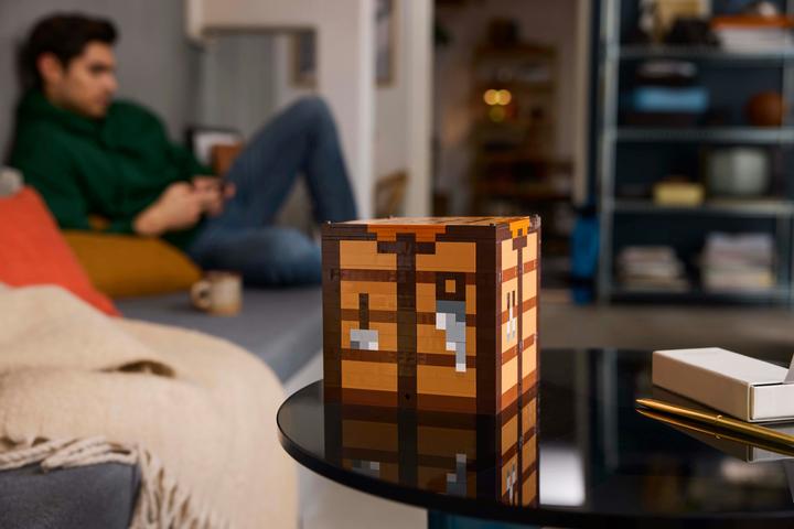 Actual product image LEGO The Crafting Table (21265, LEGO Minecraft)