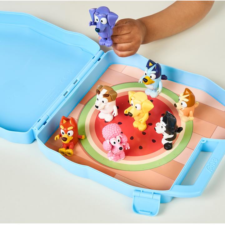 Produktbild Moose Bluey Play & Go Koffer mit 8 Spielfiguren