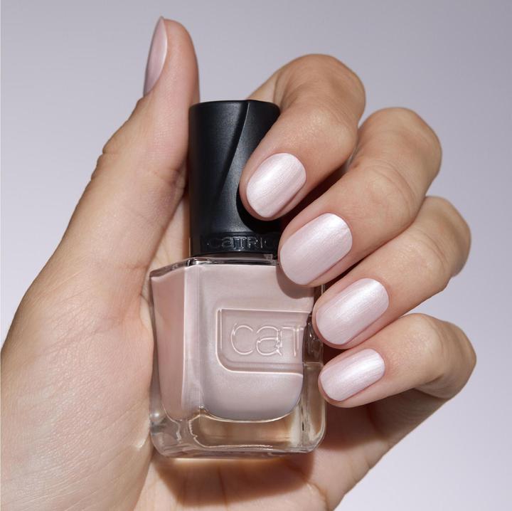 Immagine prodotto Catrice Gel Affair Nail Lacquer No. 002 Pink Long-Lasting (002 Ballare con le scarpette da ballo, Smalto per unghie effetto gel)