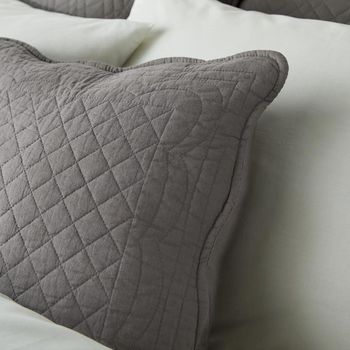 Actual product image La Redoute Interieurs Scenario Boutis (250 x 250 cm)