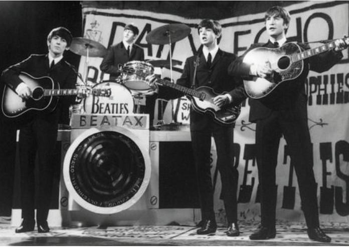 Produktbild The Beatles Postkarte Daily Echo Standardgrösse
