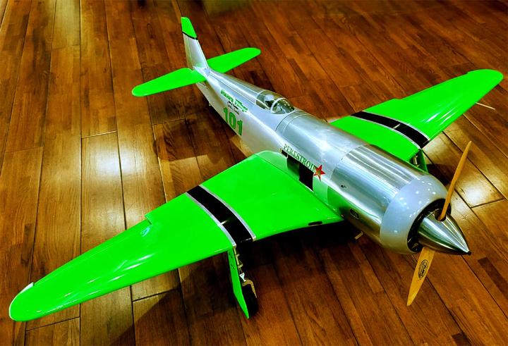 Image du produit Seagull Models SG-Models ) YAK 11 71" 1,8m CHROME 35cc AIRRACE "Perestroika" AVEC un (Oiseau de guerre)