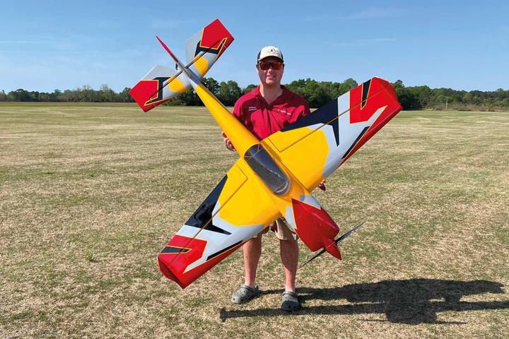 Produktbild Extremeflight-RC SLICK 580 70" V2 ARF Gelb/Rot/Grau