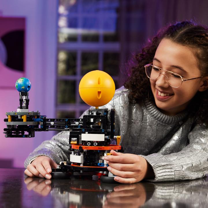 Produktbild LEGO Sonne Erde Mond Modell (42179, LEGO Technic)