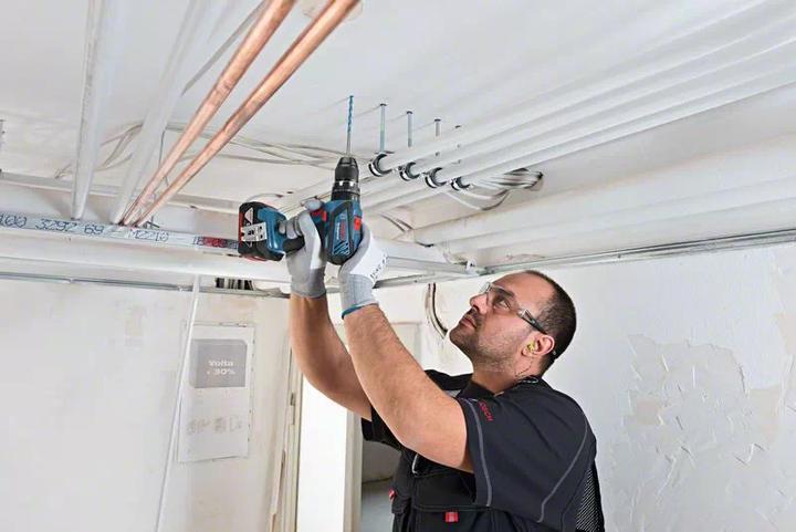Produktbild Bosch Professional Akku-Schlagbohrschrauber GSB 18V-28, 2 Akku GBA 18V, Schnellladege. GAL 18V-40 (Akkubetrieb)