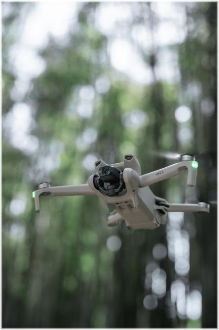 Produktbild DJI Mini 3 inkl. Fly More Combo (38 min, 248 g, 12 Mpx)