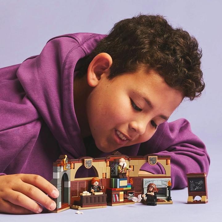 Immagine prodotto LEGO Schloss Hogwarts: Zauberkunstunterricht (76442, LEGO Harry Potter)