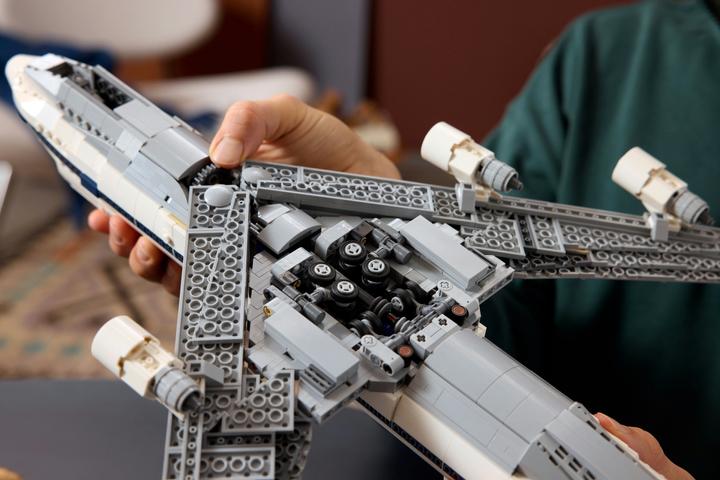 Actual product image LEGO 10360 Spaceshuttle-Transport-Jumbo