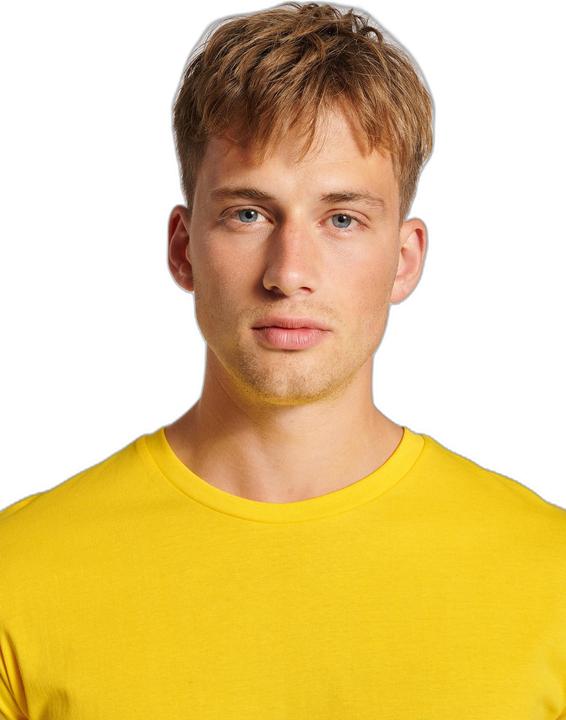 Actual product image hummel Hmlred Basic T-Shirt S/S (L)