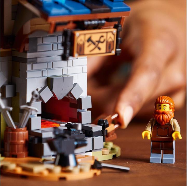 Actual product image LEGO Medieval forge (21325, LEGO Ideas, LEGO Rare Sets)