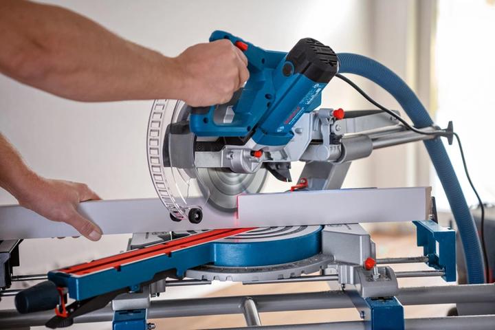 Immagine prodotto Bosch Professional Troncatrice GCM 305-216 D