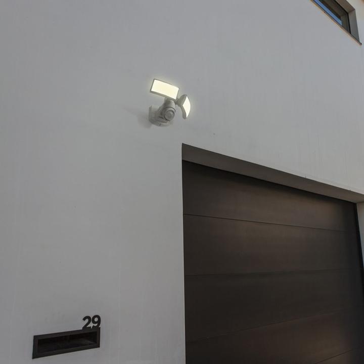 Actual product image Lutec LED outdoor spotlight motion detector Arc (1200 lm)