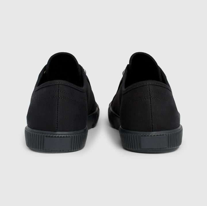 Image du produit Calvin Klein Baskets Essential Vulcanized pour hommes (45)