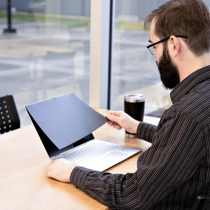 Actual product image StarTech com 14-inch 16:10 Touch Privacy Screen, Anti-Glare Privacy Filter, Laptop Monitor Screen Pr (14", 16 : 10)