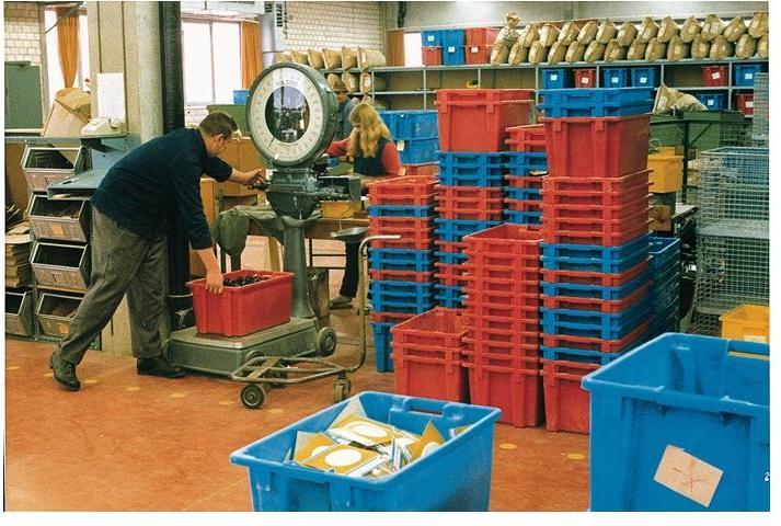 Actual product image HP Autozubehör Rotating stacking container PP yellow L300xW200xH150mm