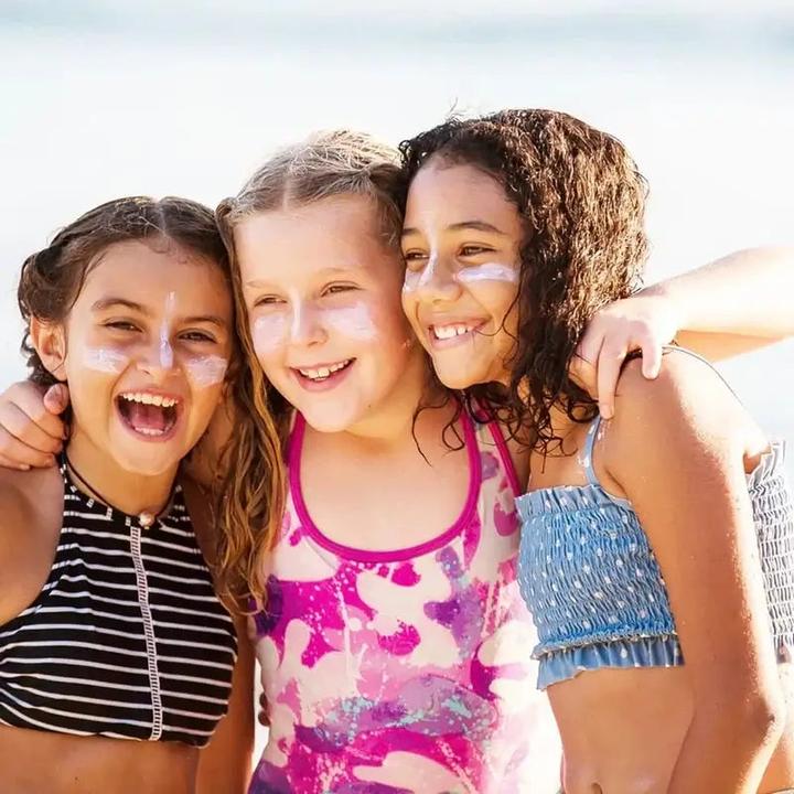 Immagine prodotto Suntribe Mineralische Bio-Sonnencreme Kids 100ml (Crema solare, SPF 30, 100 ml, 1 g)