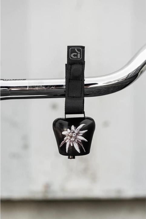 Actual product image Incirca Cowbell with Edelweiss