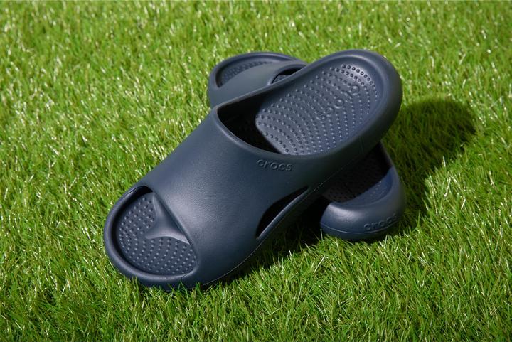 Actual product image Crocs Mellow Recovery Slide (45)
