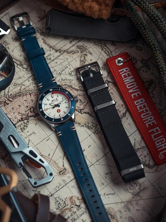 Produktbild AVI-8 AV-4103-03 Tuskegee Airmen Limited Edition Herrenuhr 40mm 5ATM (Fliegeruhr, 40 mm)