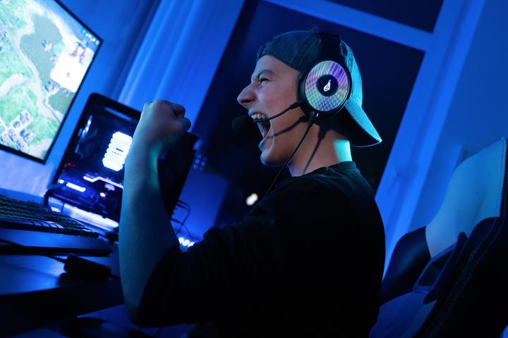 Produktbild SureFire Harrier 360 Surround Sound USB Gaming Headset (Kabelgebunden)