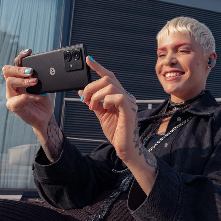Actual product image Motorola Edge 40 Neo (256 GB, Black Beauty, 6.55", SIM + eSIM, 50 Mpx, 5G)