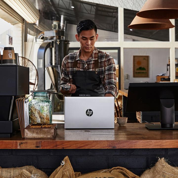 Produktbild HP ProBook 455 G9 (15.60", AMD Ryzen 7 5825U, 32 GB, 1000 GB, DE)