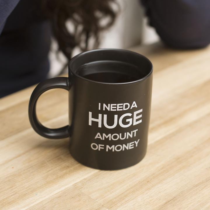Immagine prodotto Mugs Tasse "I need a Hug Mug" - mit Farbwechsel (300 ml, 1 x)