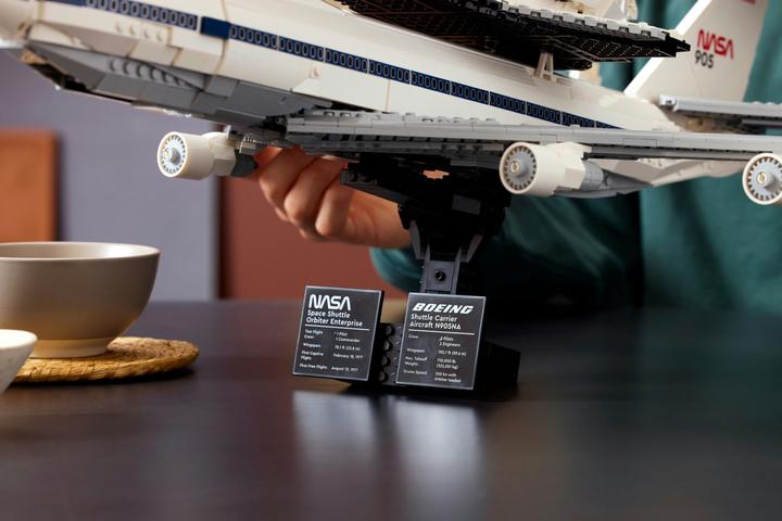 Actual product image LEGO 10360 Spaceshuttle-Transport-Jumbo