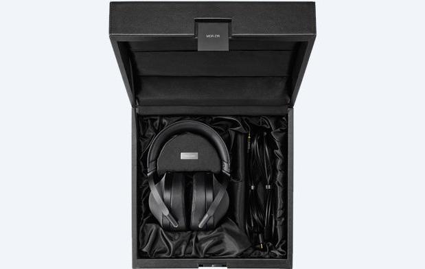 Actual product image Sony MDR-Z1R Signature Series (No noise cancelling, Cable)