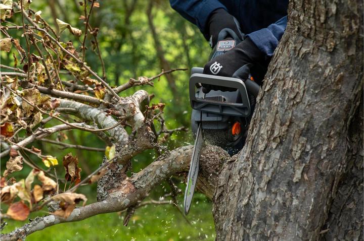 Actual product image Husqvarna Aspire C15X-P4A (Battery chain saw)