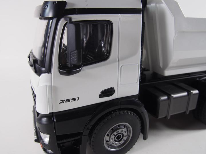 Immagine prodotto Amewi Mercedes PRO Metallo Elettrico Spazzolato 4WD 1:18 RTR bianco (RTR pronto all'uso)