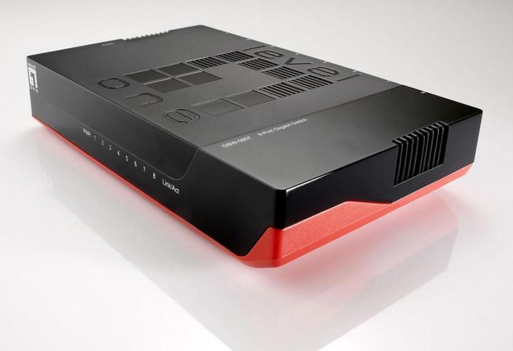 Immagine prodotto LevelOne GSW-0807 Switch Gigabit Ethernet a 8 porte 1000Mb/s, Full Duplex, 10/100 Mb/s, Full/Half Duplex (8 Porti)