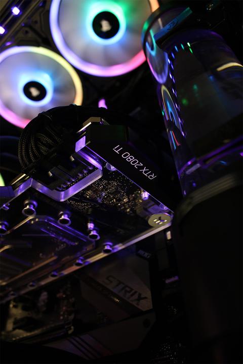 Produktbild Mifcom Spectrum (Intel Core i9-9900K, 32 GB, 1000 GB, GeForce RTX 2080 Ti)