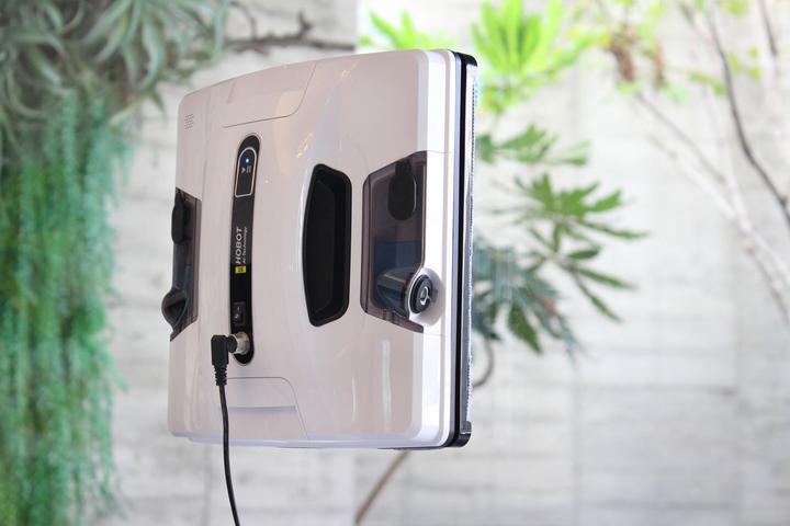 Actual product image Hobot 2S