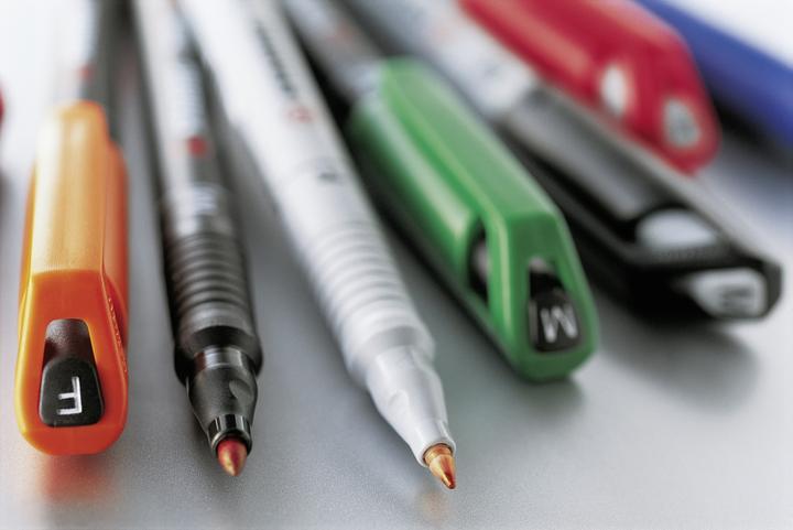 Produktbild STABILO OHPen universal Folienstift permanent (Grün, Rot, Blau, Schwarz, Orange, Braun, 0.70 mm, 6 x)