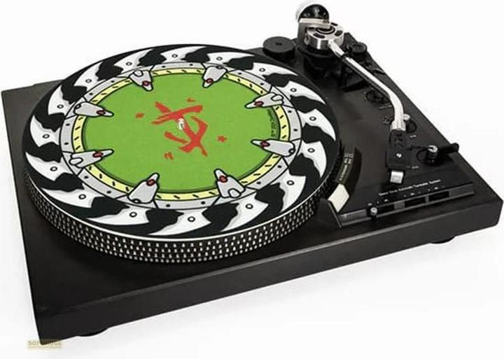 Produktbild DEVplus Doom The Dark Ages Slip Mat Shield Saw 30 x 30 cm (Plattenteller)