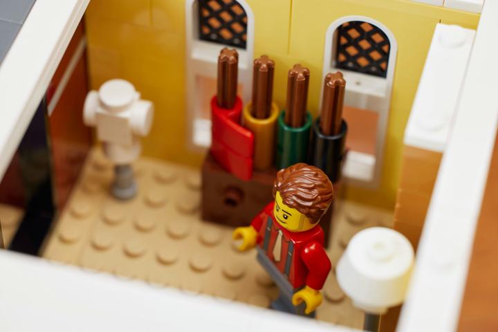 Actual product image LEGO Icons - Jazz Club (10312, LEGO Rare Sets)