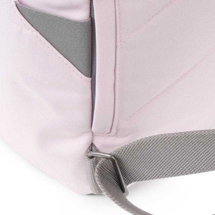 Immagine prodotto Roka London Finchley A Transcendent Pink Small Recycled Canvas (1 l)