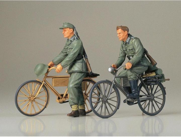 Actual product image Tamiya 1:35 Diorama set soldiers w.bicycle (2)