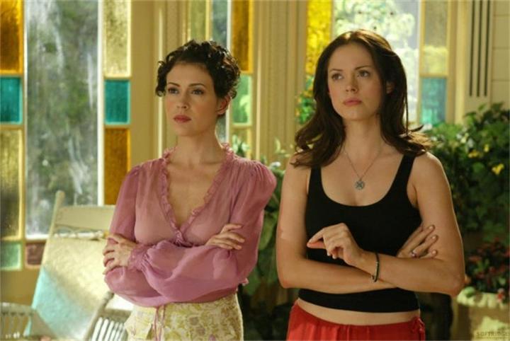 Actual product image Plaion Charmed - Charmed Witches (Blu-ray, 2006, German, English)
