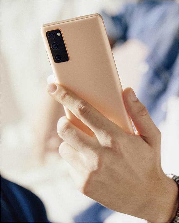 Actual product image Samsung Galaxy S20 FE 5G EU (128 GB, Cloud Orange, 6.50", Dual SIM, 12 Mpx, 5G)
