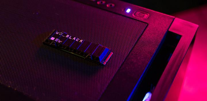 Produktbild WD Black SN850 mit Heatsink (500 GB, M.2 2280)