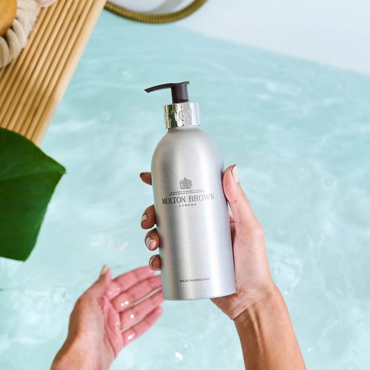 Produktbild Molton Brown Infinite Bott Black Pepper Bath & Shower Gel (400 ml)