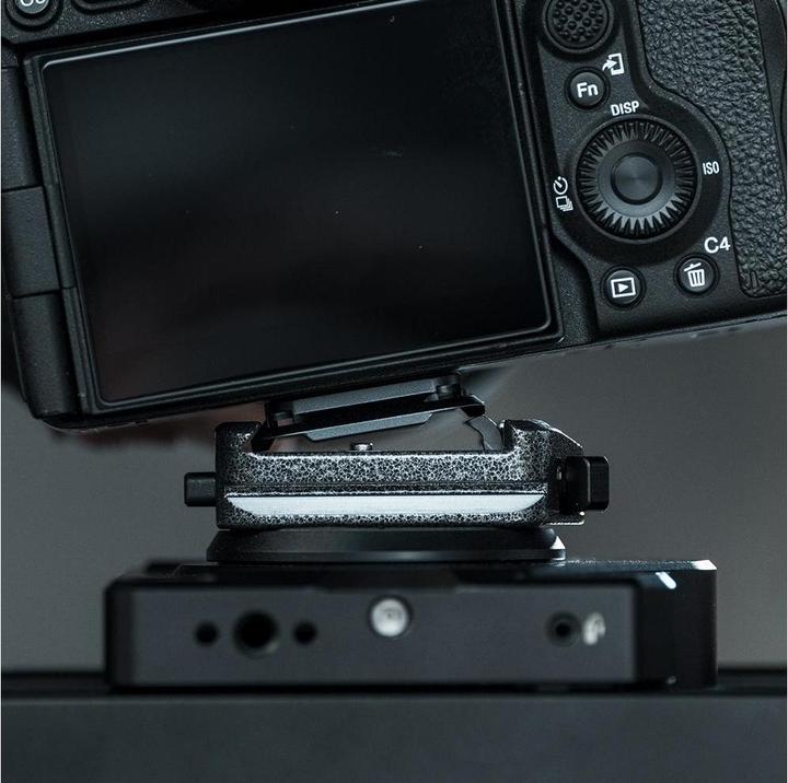 Actual product image Pgytech Quick Release Clamp Arca-Type V2 Set (Tripod quick-release plate)