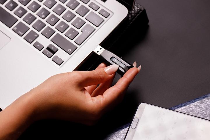 Actual product image Verbatim V3 (32 GB, USB 3.0, USB-A)