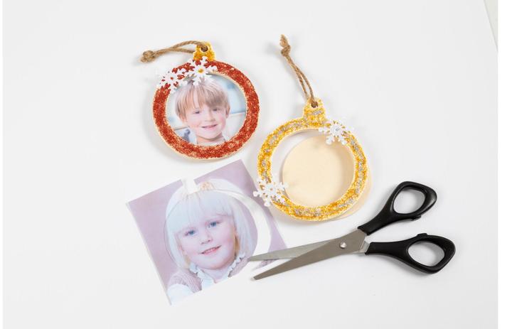 Actual product image Creativ Company Craft Set Christmas Balls Photo Frame