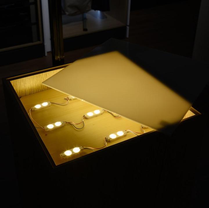 Image du produit L&S Chaîne modulaire LED 24 V pour caissons lumineux (Blanc froid, 70 cm, Extérieur)