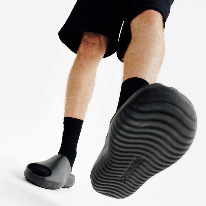 Immagine prodotto Decathlon Badeschlappen Slides Damen/Herren - schwarz (45)
