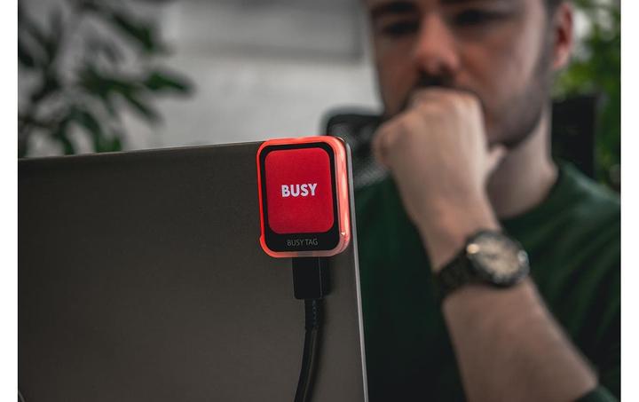 Actual product image Luxafor Busy Tag