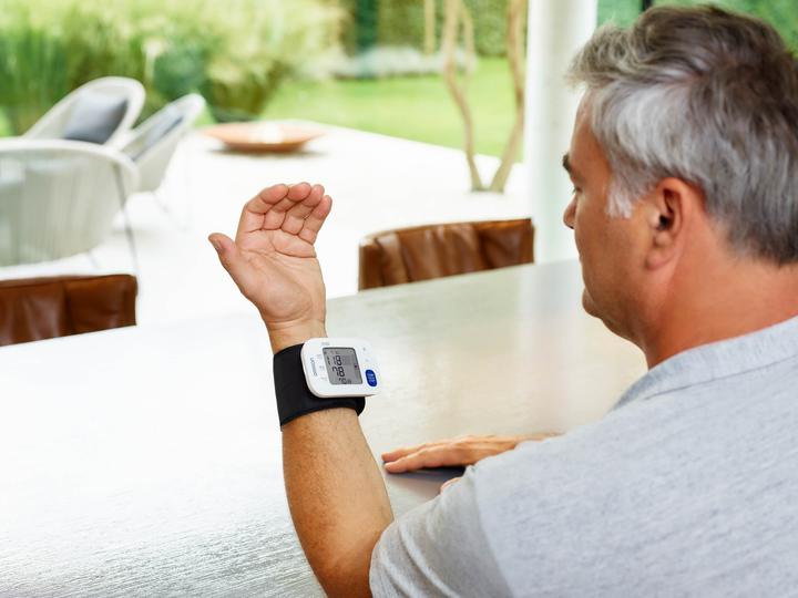 Produktbild Omron RS4 (Blutdruckmessgerät Handgelenk)